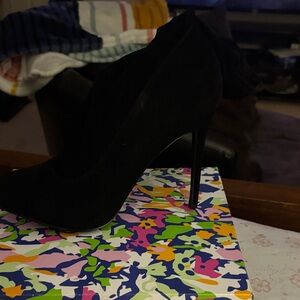 Shoe Republic LA Elegant Black Heels